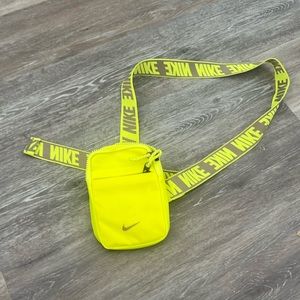 Nike Crossbody. Perfect for walking or the gym. Brand new never been worn.